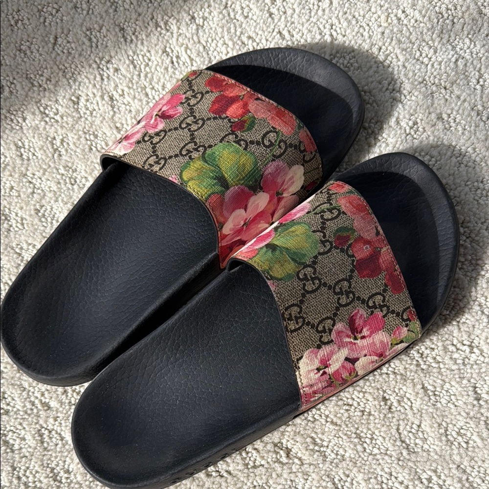 Gucci Black Sandals with Iconic Design